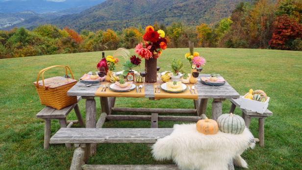 20 Cozy Outdoor Thanksgiving Ideas