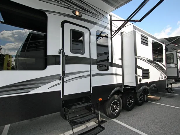 Keystone Fusion RV 