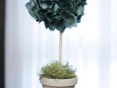 This no-sew fabric topiary makes a great holiday display.