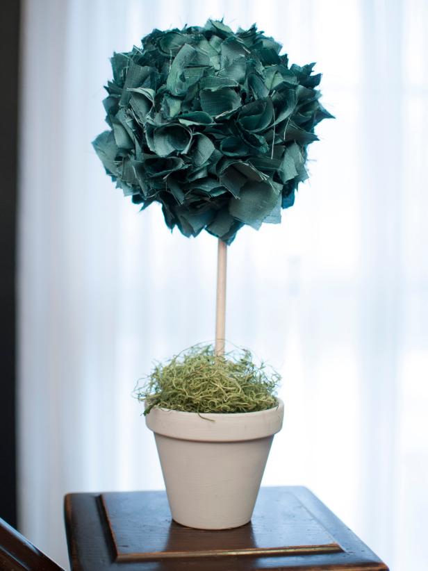 This no-sew fabric topiary makes a great holiday display.