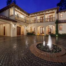 Stunning Circle Courtyard and Fountain