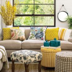 Make a Neutral Living Room Lively Using Just One Color
