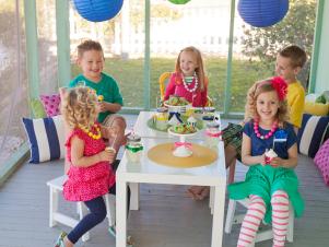Original_Kim-Stoegbauer-Easter-Egg-Decorating-Party-Kids-at-Table1_s4x3