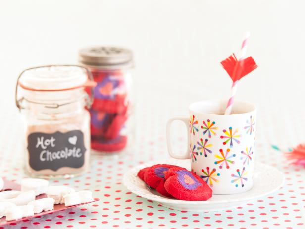 Original_Liz-Gray-Valentines-Day-Marshmallow-Hot-Chocolate-Front_s4x3