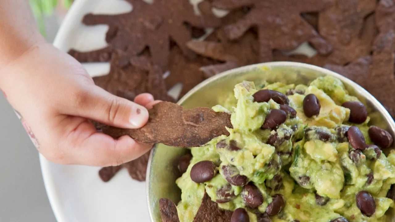 Creepy-Crawly Chips and Swampy Guacamole Recipe | HGTV