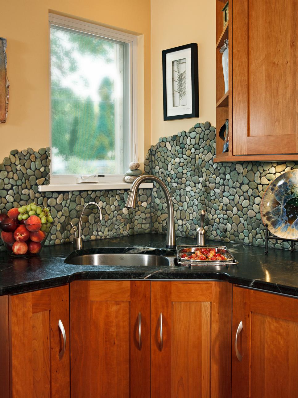 8 Rock Backsplash Ideas For Your Kitchen