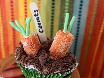 Carrot-Topped Easter Cupcakes