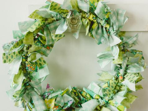 Kids' Craft: Make an Easy Rag Wreath