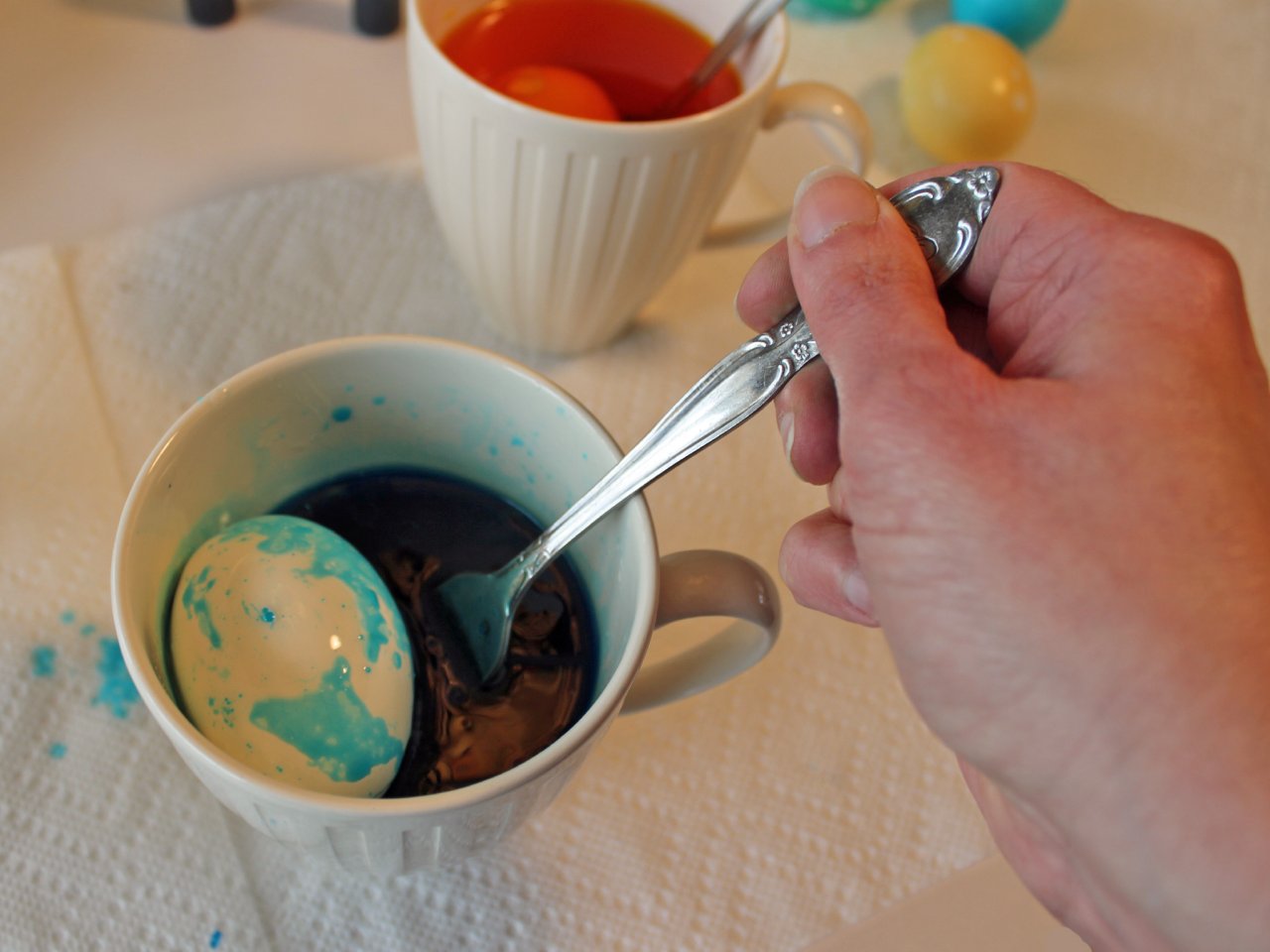 How to Dye Marbleized Easter Eggs HGTV