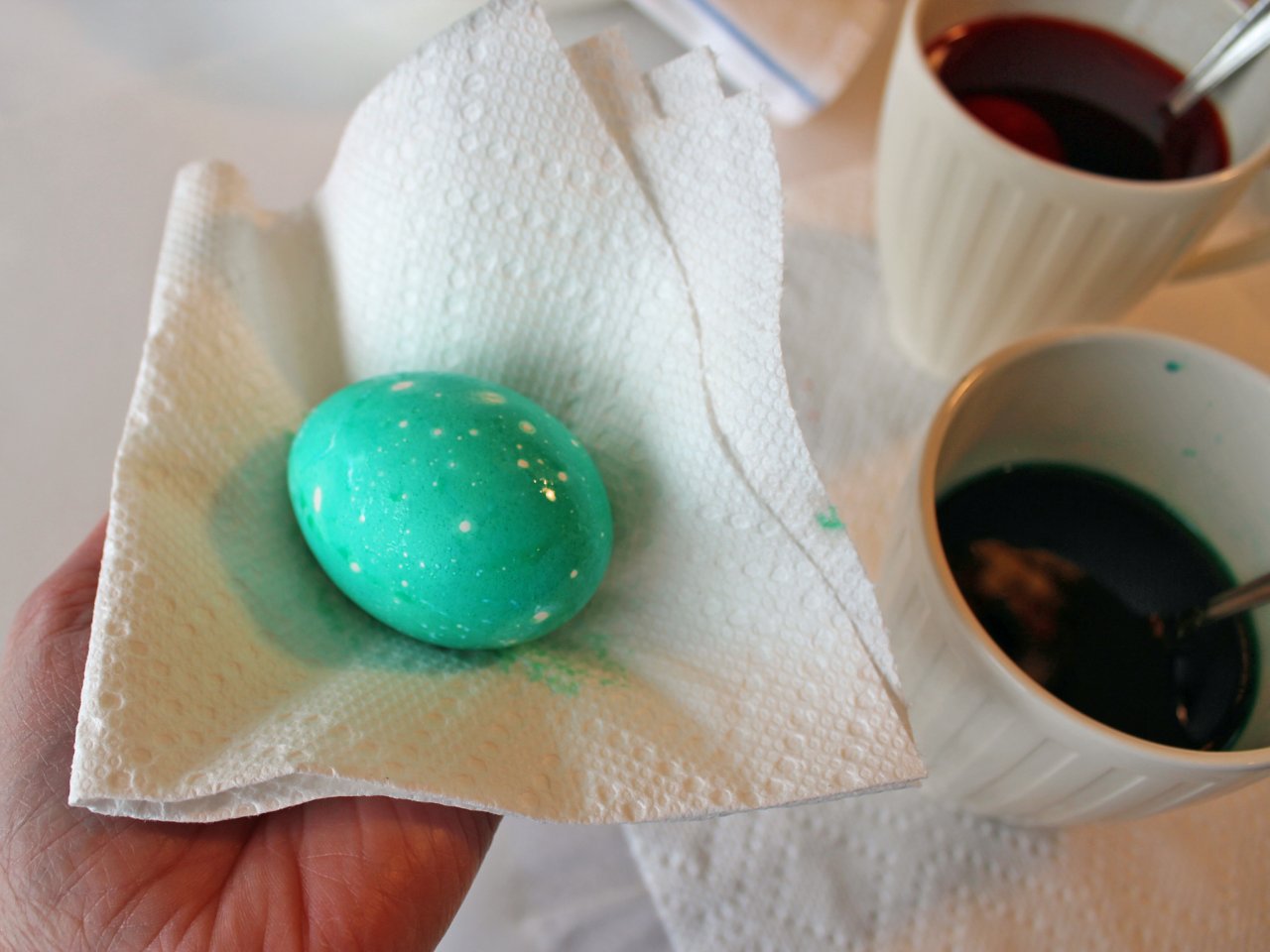 How to Dye Marbleized Easter Eggs HGTV