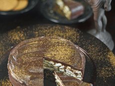 Chocolate cake on stand