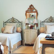 Traditional Guest Room with Twin Beds