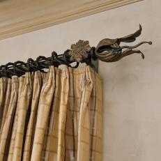 Iron Curtain Rod With Floral Finial