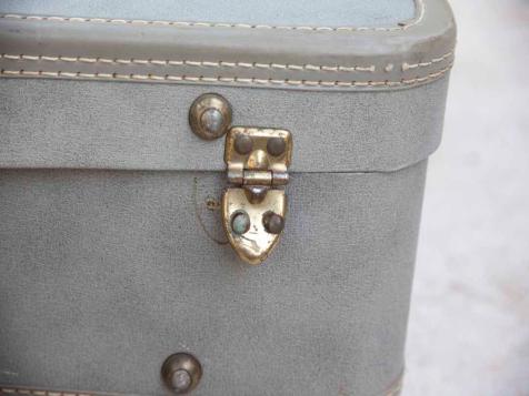 Old Vintage Suitcases, Guide to Retro Luggage