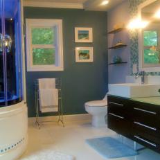 Relaxing Blue Bathroom Design