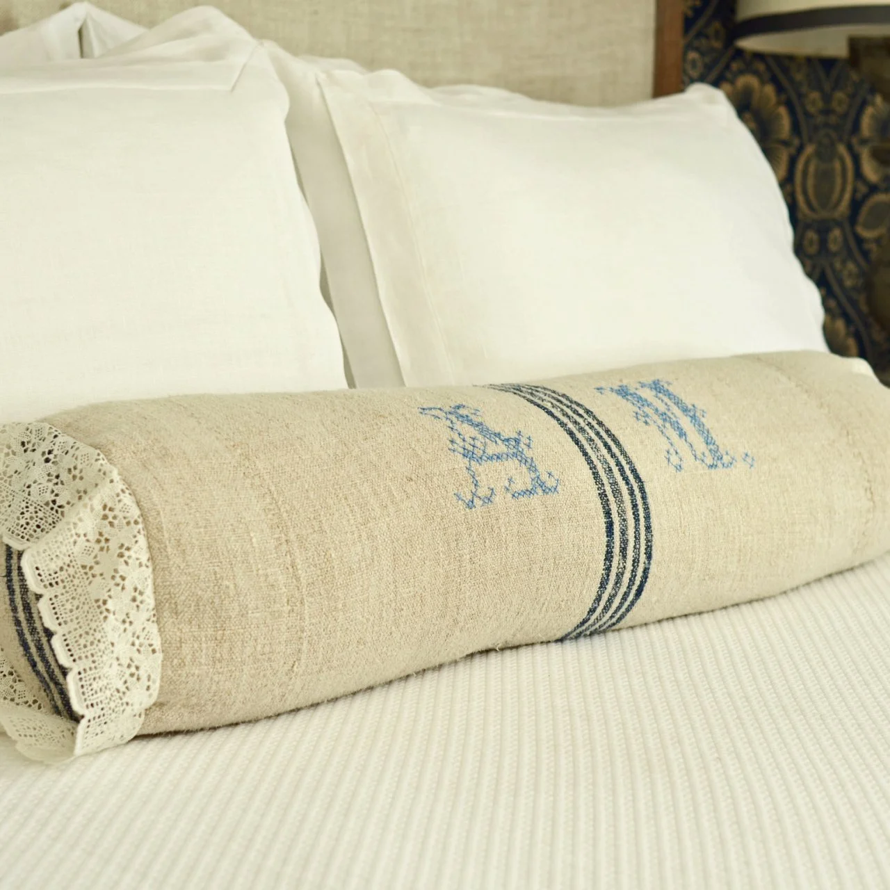 Single bolster pillow deals