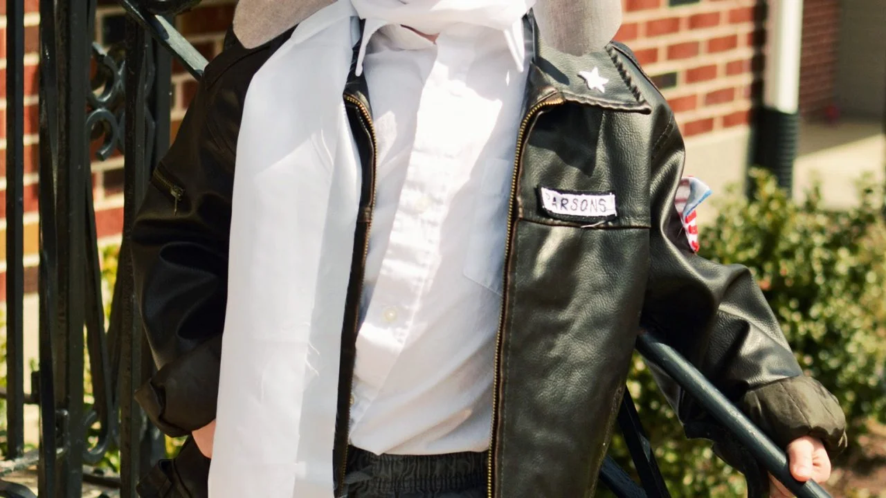 DIY Pilot Halloween Costume | HGTV