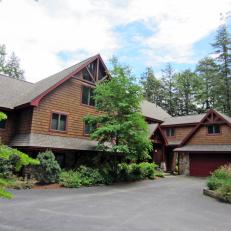 Adirondack-Style Lake House With Spacious Driveway