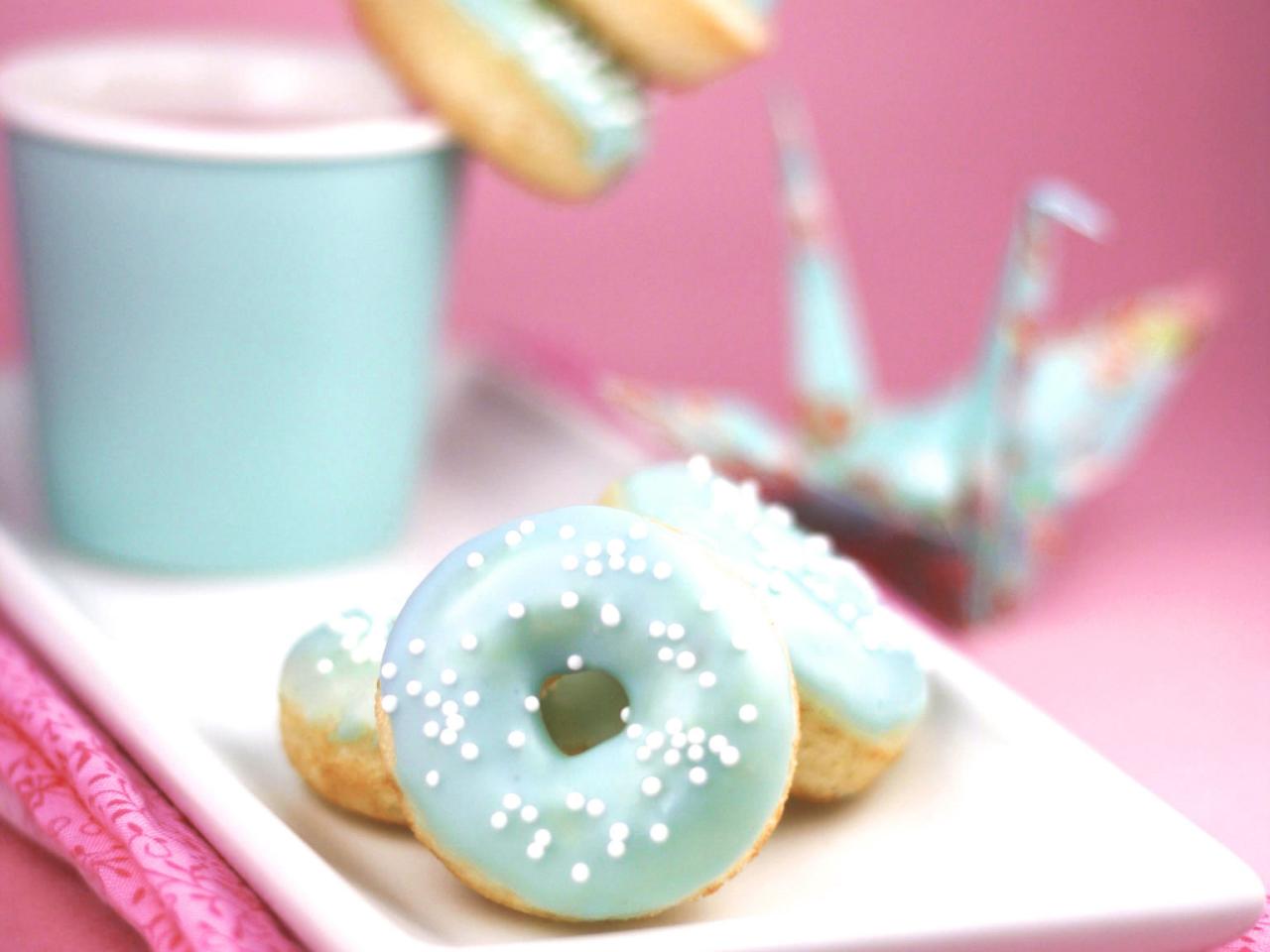 5 Reasons to Cook with Kids + Vanilla Mini Donuts Recipe – Nifty Mom