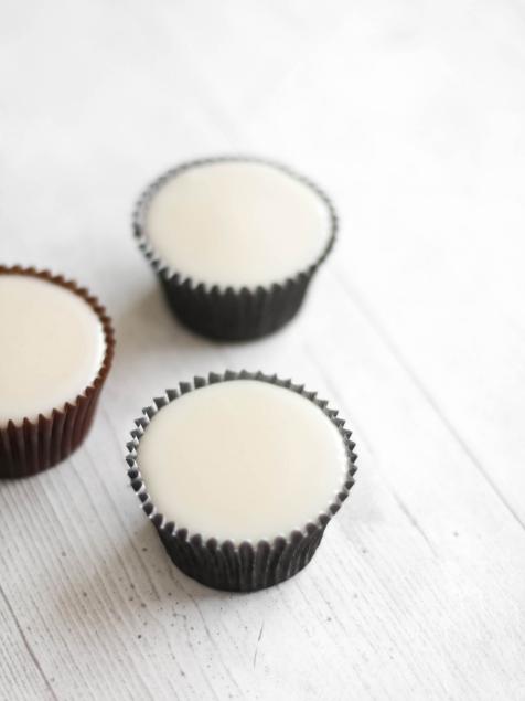 Chocolate Wax Seals on Poured Fondant Honey Cupcakes - Sprinkle Bakes