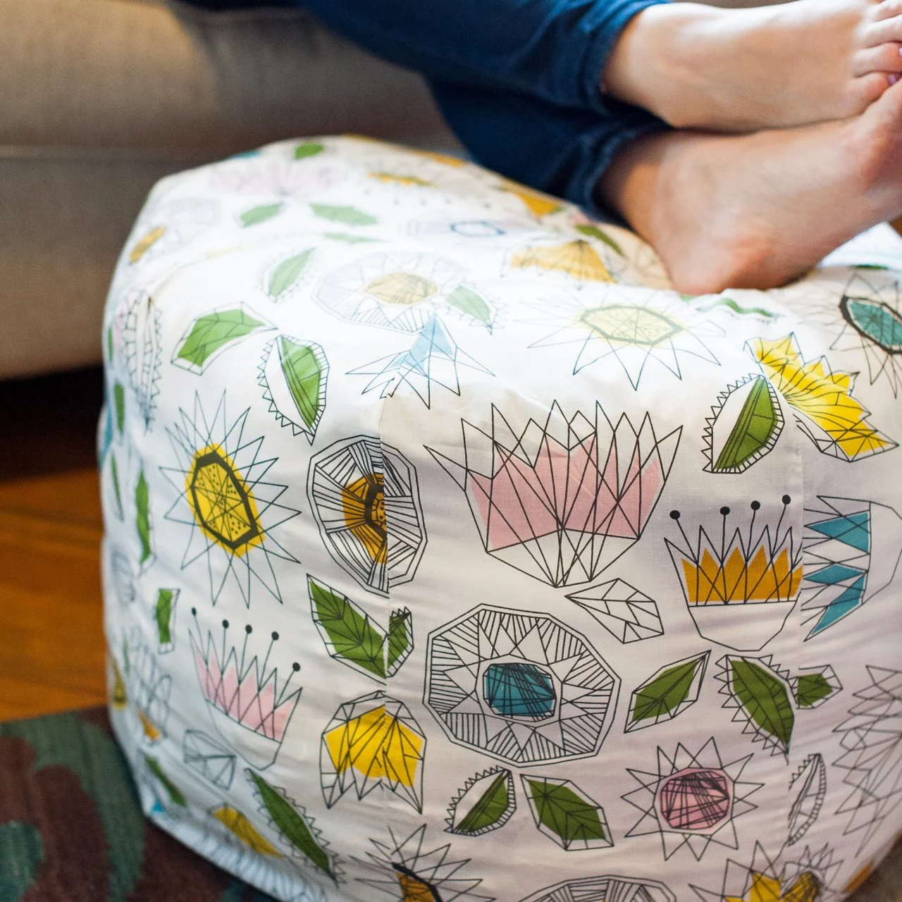 Making a pouffe discount
