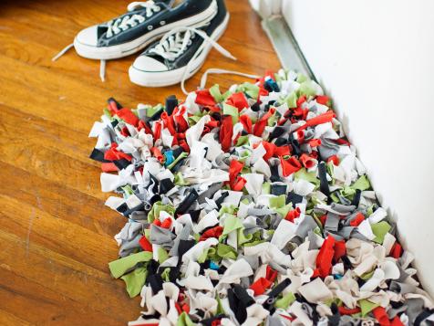 How to Make a Recycled T-Shirt Rug