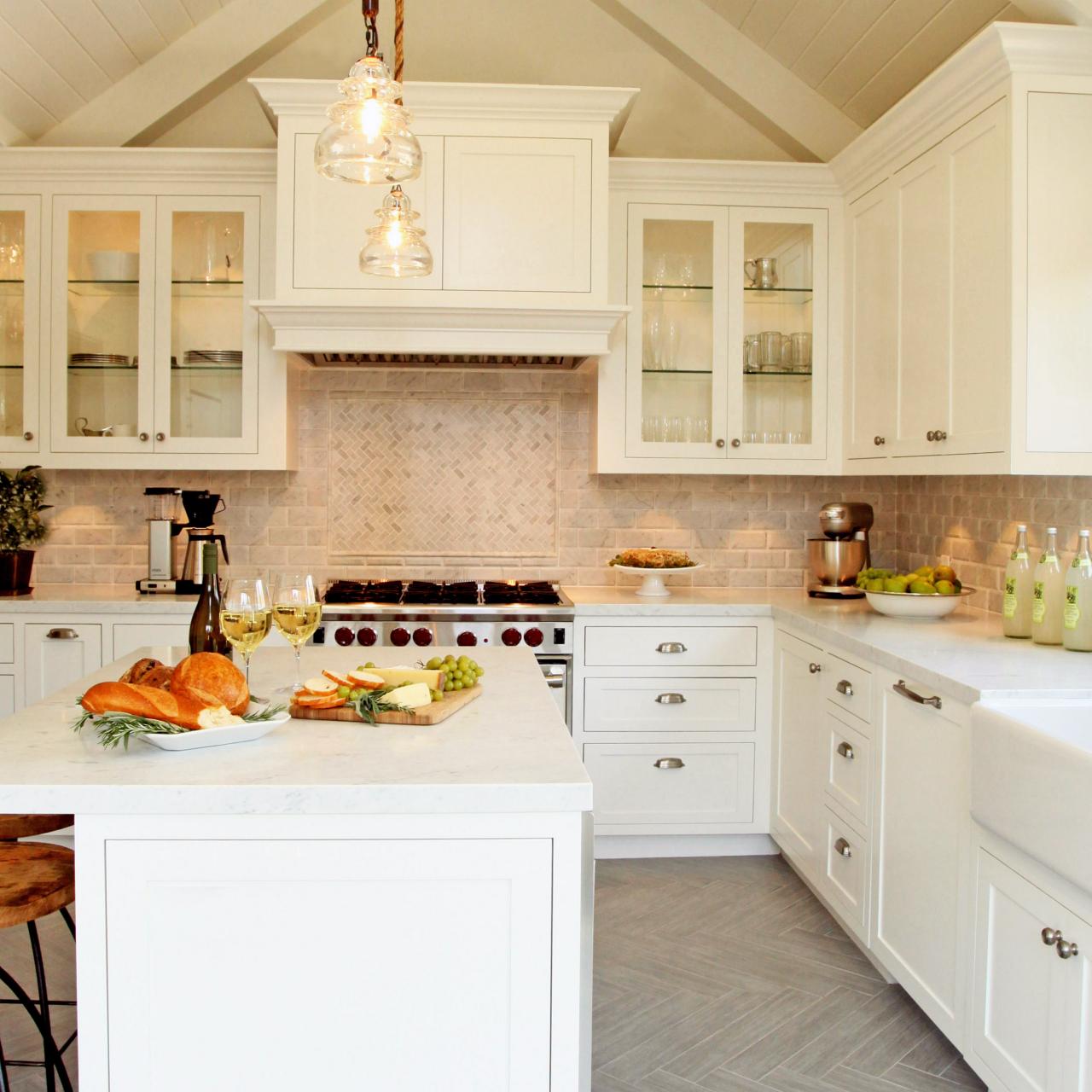 37 Gorgeous And Inviting Modern Country Kitchens - DigsDigs