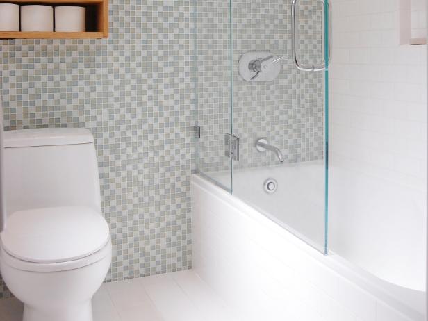 White Bathroom Tub With Glass Doors