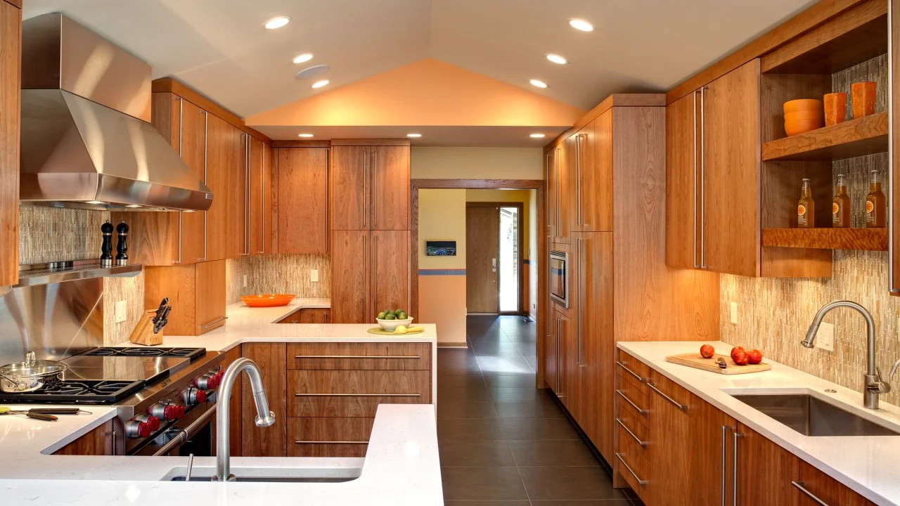 Modern Kitchen With Warmth | HGTV, image size:1280x720