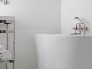 RS_Duneier-White-Bathroom-Tub_s3x4