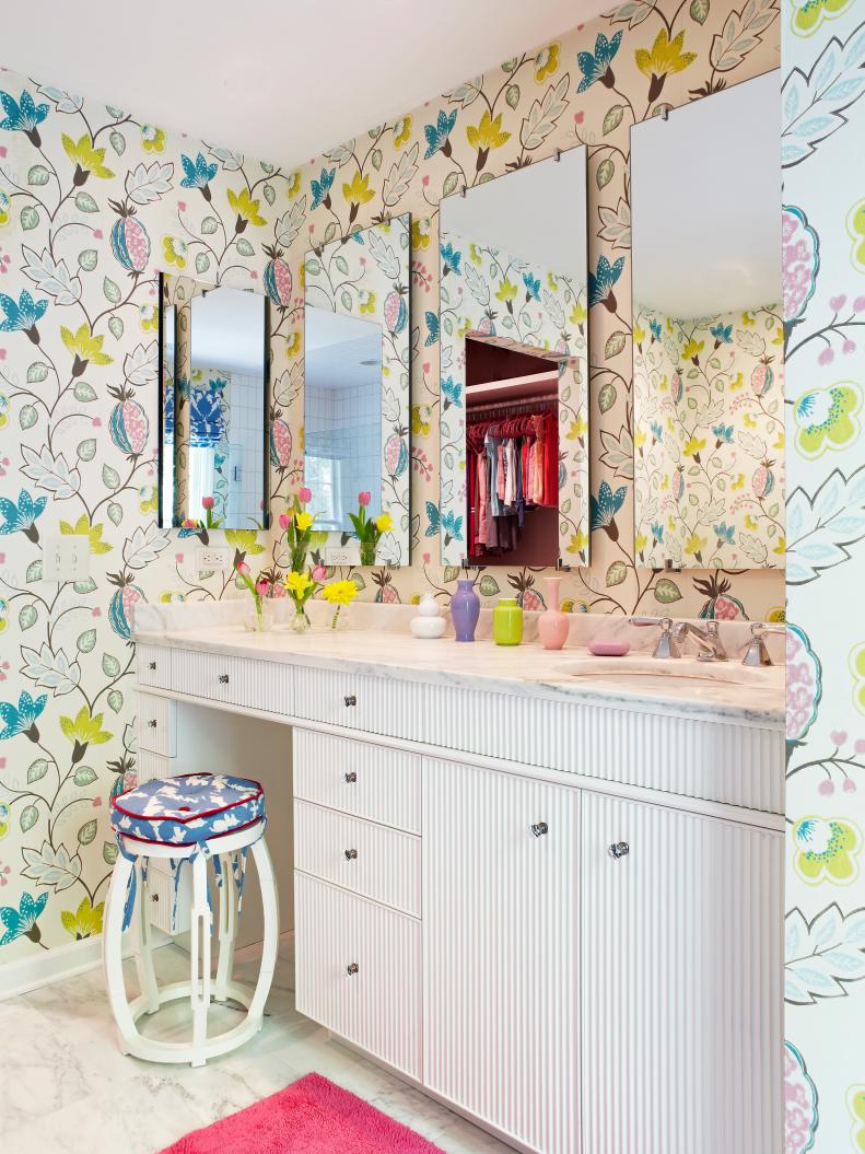 Sophisticated Colorful Girls' Bathroom 