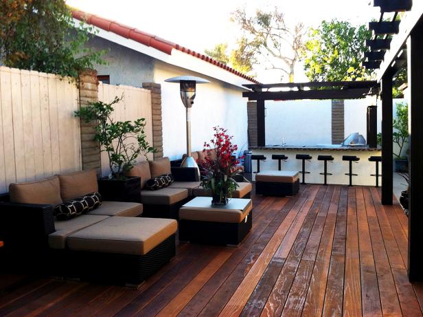 Brown and White Contemporary Deck