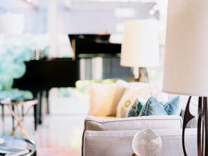 DP_Hillary-Thomas-Eclectic-Living-Room-Side-Table_s3x4