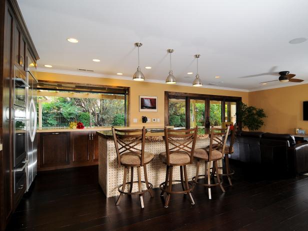 Transitional Family Kitchen 