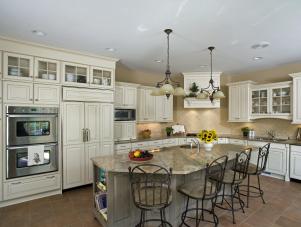 CI-orren-pickell-spacious-kitchen-cabinets_s4x3