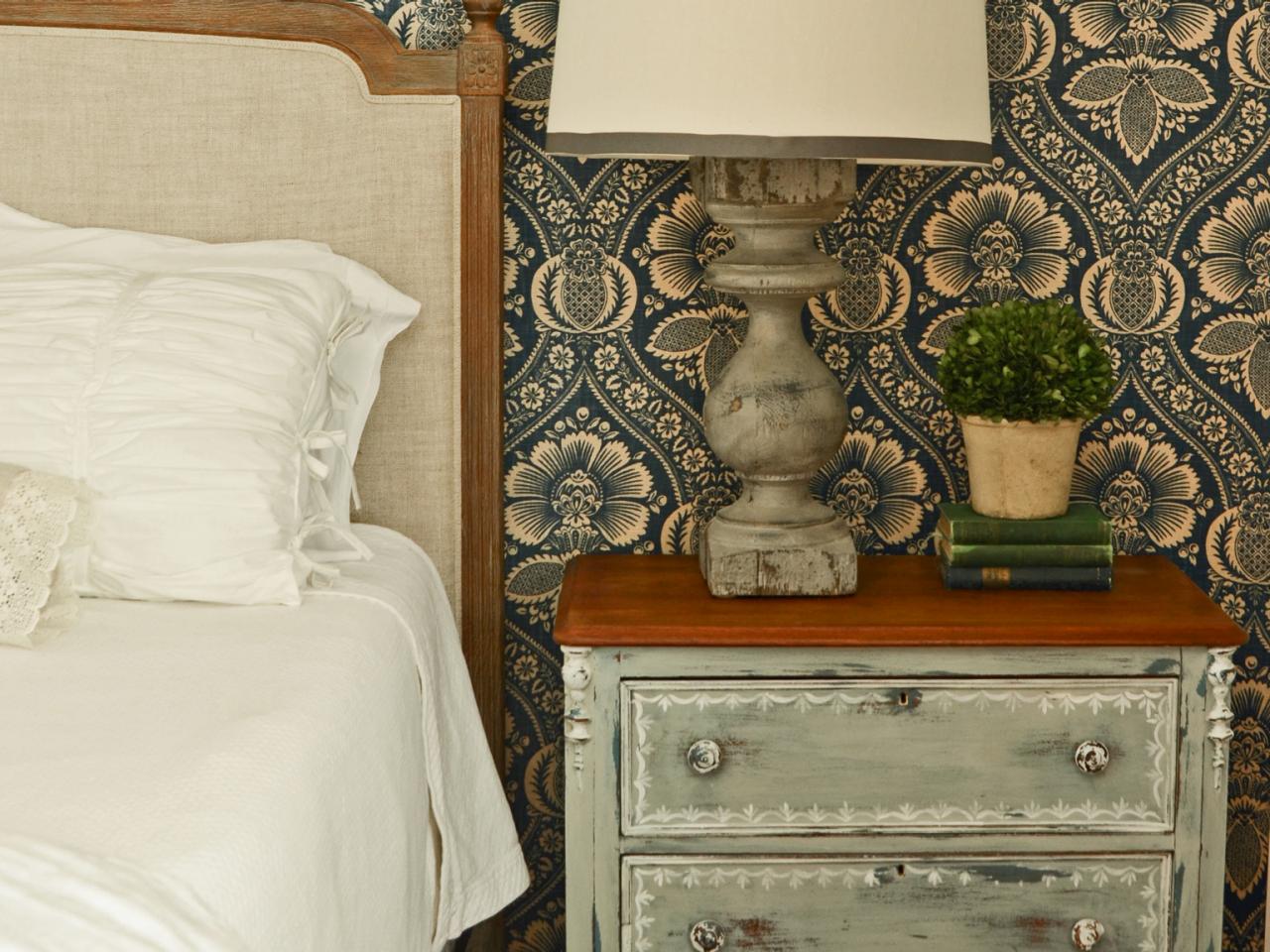 https://hgtvhome.sndimg.com/content/dam/images/hgtv/fullset/2013/6/5/0/original_Marian-Parsons-milk-paint-traditional-nightstands-beauty2.jpg.rend.hgtvcom.1280.960.suffix/1400979164359.jpeg