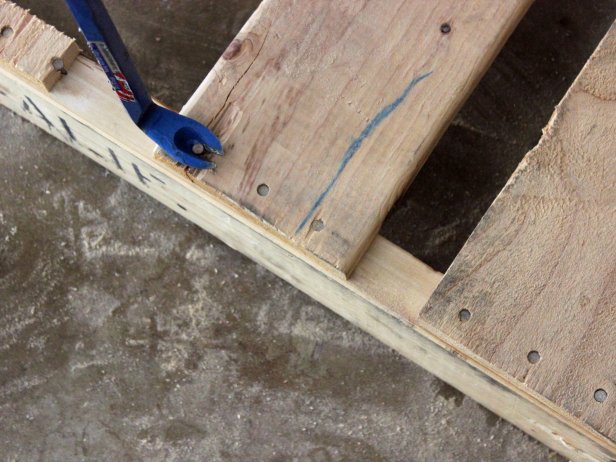 DIY Pallet Toiletry Holder - Step 2: Dismantle Pallet