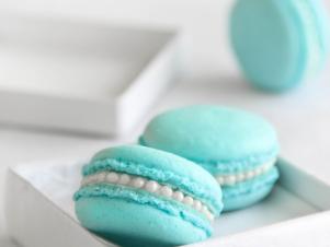Original_Heather-Baird-SprinkleBakes-Tiffany-blue-macarons-3_s3x4