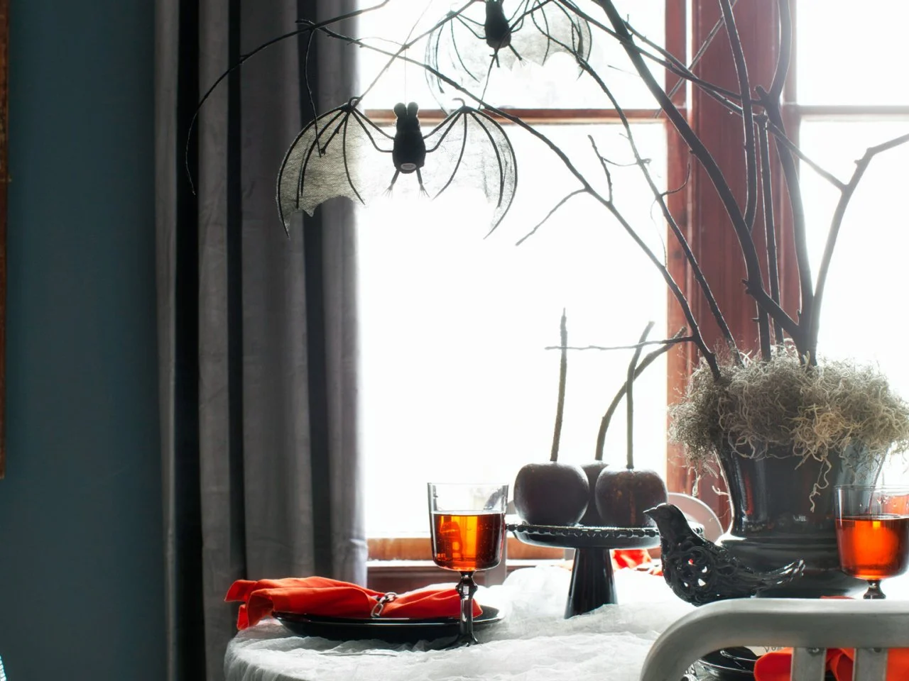 Make a Dead-Branch Centerpiece for Halloween | HGTV