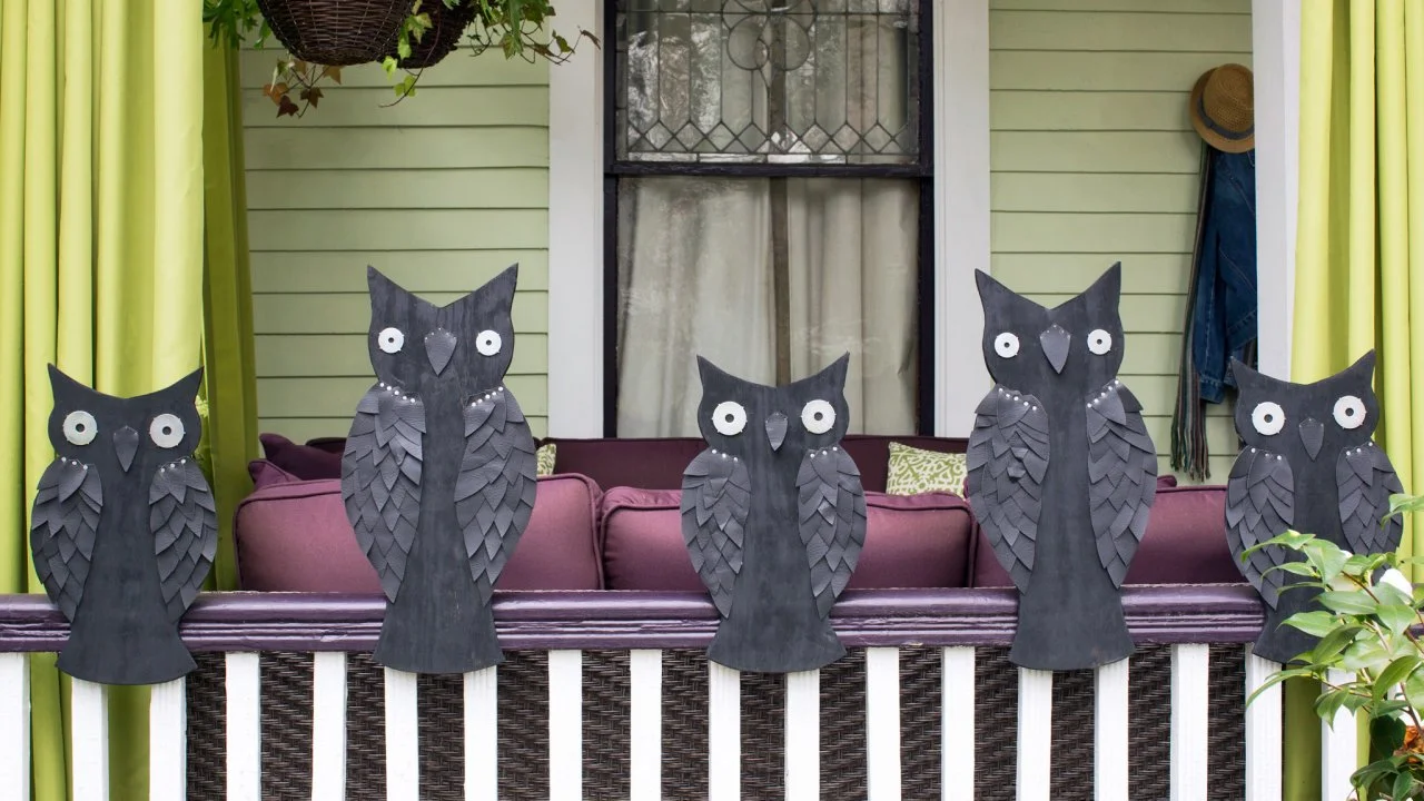 Outdoor Halloween Decoration: Banister Owls | HGTV
