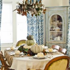 Dining Table With Rustic Thanksgiving Table Setting