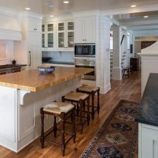 Traditional Eat-In Kitchen in White