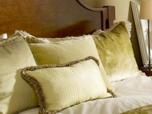 RS_sarah-barnard-yellow-traditional-bedroom-bedding_3x4