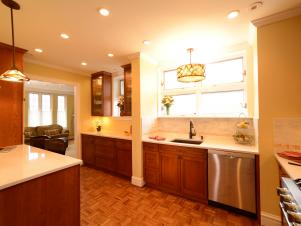 RS_nancy-snyder-brown-yellow-transitional-kitchen-lighting_4x3