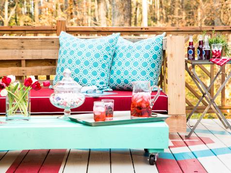 How to Make Stylish Outdoor Pallet Seating