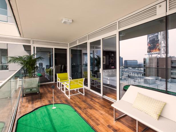 Contemporary Urban Outdoor Deck With Putting Green