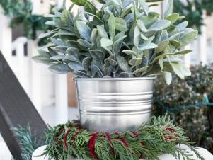 BPF_holiday-house_exterior_creative_wreaths_plant_stand_v