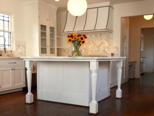 RS_cabochon-white-traditional-kitchen-island_3x4
