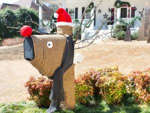 BPF_holiday-house_exterior_reindeer_mailbox_decor_beauty_h