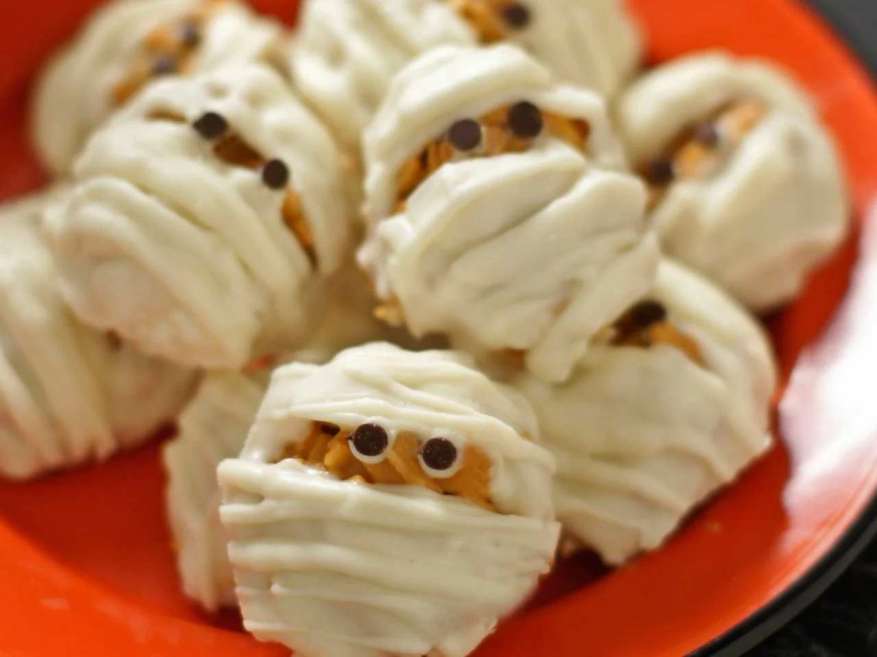 Halloween Haystack Mummies Recipe | HGTV